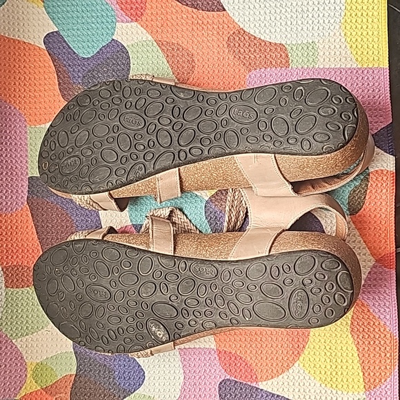 Taos Footwear Trulie Sandal - Picture 8 of 12